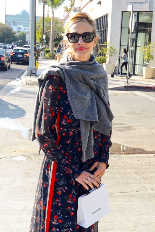 JULIA ROBERTS Out and About in Los Angeles 11/24/2018
