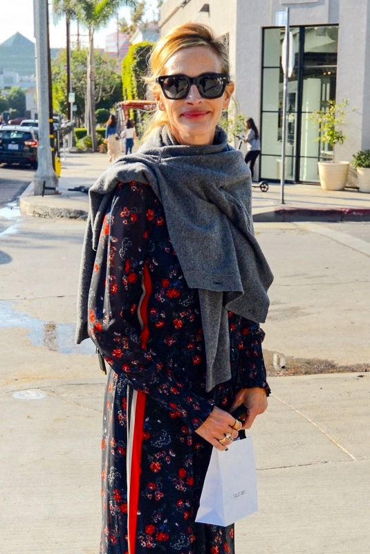 JULIA ROBERTS Out Shopping on Melrose Place in Los Angeles 11/24/2018