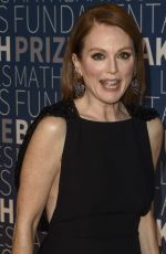 JULIANNE MOORE at 2019 Breakthrough Prize in Mountain View 11/04/2018