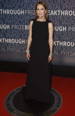 JULIANNE MOORE at 2019 Breakthrough Prize in Mountain View 11/04/2018