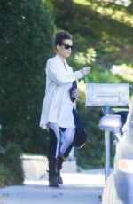 KATE BECKINSALE Heading to Painting Class in Westwood 11/09/2018