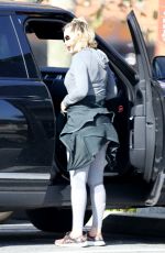 KATE HUDSON Leaves a Gym in Los Angeles 11/24/2018