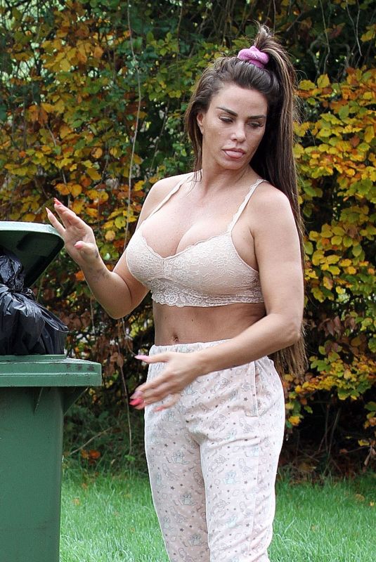 KATIE PRICE Out and About in London 11/11/2018
