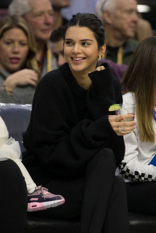 KENDALL JENNER at Cleveland Cavaliers vs Philadelphia 76ers Game in Philadelphia 11/23/2018