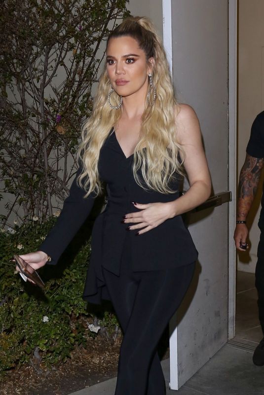 KHLOE KARDASHIAN Leaves BCBC Nail Spa in Thousand Oaks 11/28/2018
