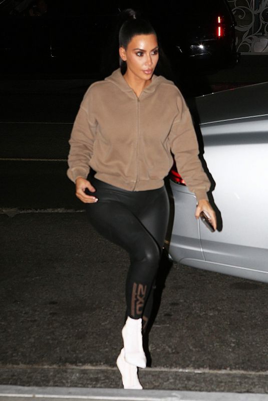 KIM KARDASHIAN at Henry Restaurant in West Hollywood 11/12/2018