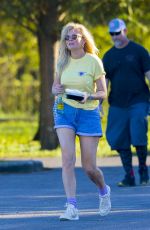 KIRSTEN DUNST on theSet of On Becoming a God in Central Florida in Louisiana 11/27/2018