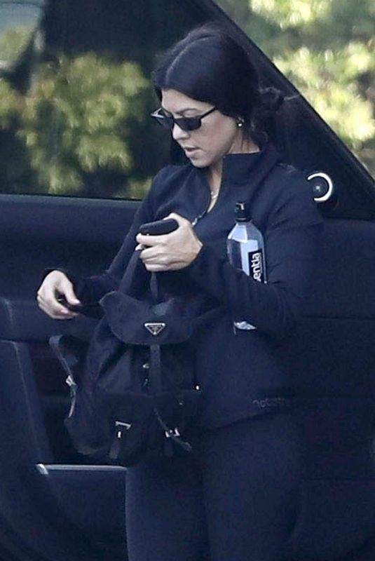 KOURTNEY KARDASHIAN Out and About in Beverly Hills 11/20/2018