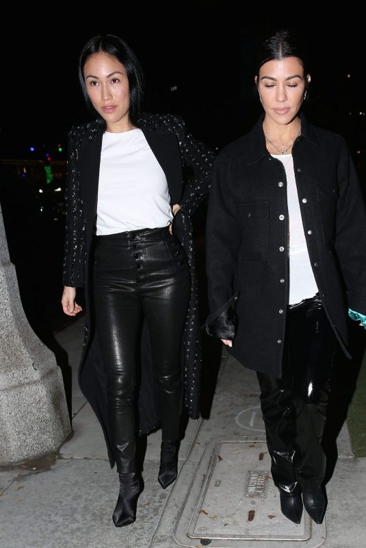 KOURTNEY KARDASHIAN Out in Dinner in Beverly Hills 11/19/2018