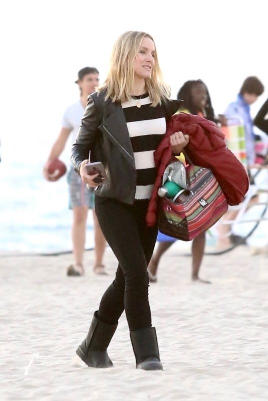 KRISTEN BELL on the Set of Veronica Mars in Hermosa 11/12/2018
