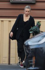 KRISTEN BELL Out Shopping in Los Angeles 11/11/2018