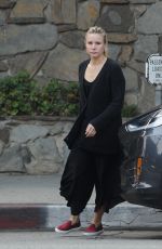 KRISTEN BELL Out Shopping in Los Angeles 11/11/2018