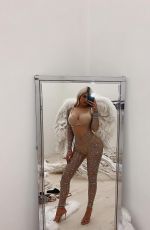 KYLIE JENNER as Vicotira