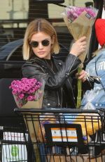 LUCY HALE Shopping at Ralphs in Los Angeles 11/21/2018