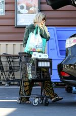 MALIN AKERMAN Shopping at Lassens Market in Los Feliz 11/13/2018