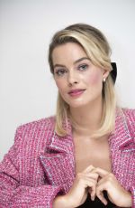 MARGOT ROBBIE at Mary Queen of Scots Press Conference in Los Angeles 11/17/2018