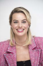 MARGOT ROBBIE at Mary Queen of Scots Press Conference in Los Angeles 11/17/2018