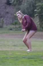 MARGOT ROBBIE Playing Golf in Los Angeles 11/11/2018