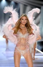 MARTHA HUNT at Victoria