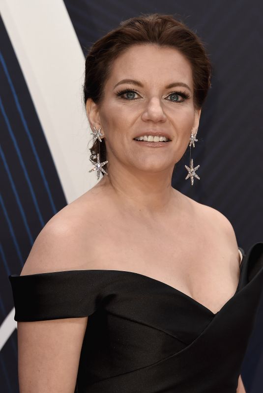 MARTINA MCBRIDE at 2018 CMA Awards in Nashville 11/14/2018
