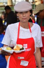 MINNIE DRIVER at Los Angeles Mission Thanksgiving Event 11/21/2018
