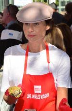 MINNIE DRIVER at Los Angeles Mission Thanksgiving Event 11/21/2018