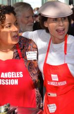 MINNIE DRIVER at Los Angeles Mission Thanksgiving Event 11/21/2018