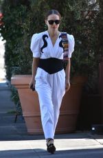 NATALIE PORTMAN Out for Breakfast in Los Angeles 11/01/2018