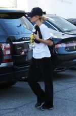 PARIS HILTON Arrives for a Dentist Appointment in Los Angeles 11/26/2018