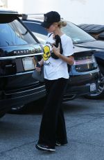 PARIS HILTON Arrives for a Dentist Appointment in Los Angeles 11/26/2018