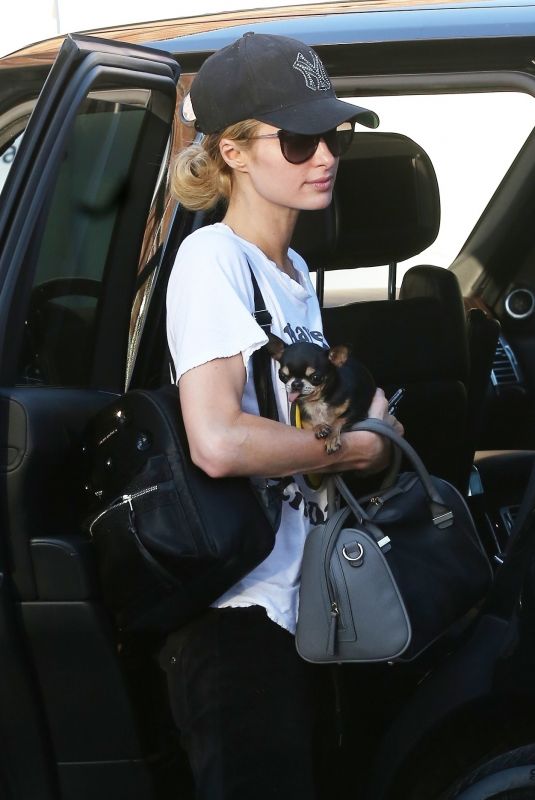 PARIS HILTON Arrives for a Dentist Appointment in Los Angeles 11/26/2018