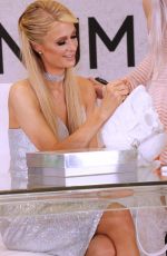 PARIS HILTON Promotes Her Platinum Rush Perfume at Sears Peruser in Mexico City 11/10/2018