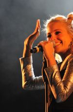 PIXIE LOTT Performs at City of Perth Christmas Lights in Perth 11/17/2018