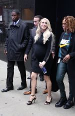 Pregnant CARRIE UNDERWOOD Leaves Good Morning America in New York 11/09/2018