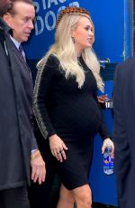 Pregnant CARRIE UNDERWOOD Leaves Good Morning America in New York 11/09/2018