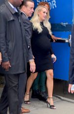 Pregnant CARRIE UNDERWOOD Leaves Good Morning America in New York 11/09/2018
