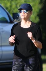 REESE WITHERSPOON Out Jogging in Los Angeles 11/20/2018