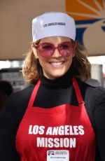 SANDRA TAYLOR at Los Angeles Mission Thanksgiving Event 11/21/2018