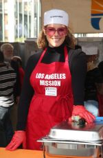 SANDRA TAYLOR at Los Angeles Mission Thanksgiving Event 11/21/2018
