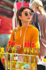 SARAH HYLAND Shopping at Farmers Market in Studio City 11/04/2018