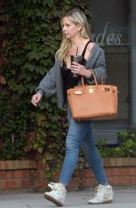 SARAH MICHELLE GELLAR Out and About in Los Angeles 11/20/2018