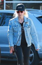 SARAH MICHELLE GELLAR Out Shopping in Santa Monica 11/02/2018