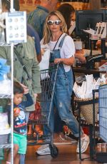 SARAH MICHELLE GELLAR Shopping at Bristol Farms in Santa Monica 11/10/2018