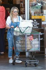 SARAH MICHELLE GELLAR Shopping at Bristol Farms in Santa Monica 11/10/2018
