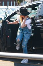 SARAH MICHELLE GELLAR Shopping at Bristol Farms in Santa Monica 11/10/2018
