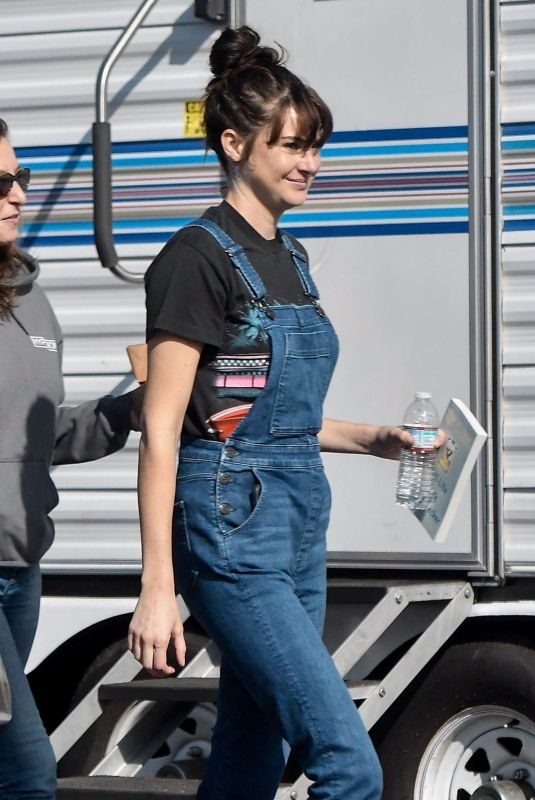 SHAILENE WOODLEY on the Set of Drake Doremus Drama in Los Angeles 11/09/2018