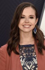 SIERRA HULL at 2018 CMA Awards in Nashville 11/14/2018