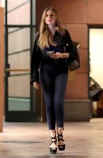 SOFIA VERGARA Leaves a Medical Building in Beverly Hills 11/28/2018