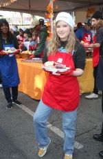 TAYLOR SPREITLER at Los Angeles Mission Thanksgiving Event 11/21/2018