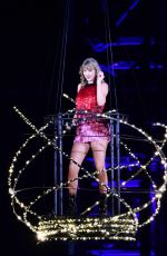 TAYLOR SWIFT Performs at Tokyo Dome 11/20/2018